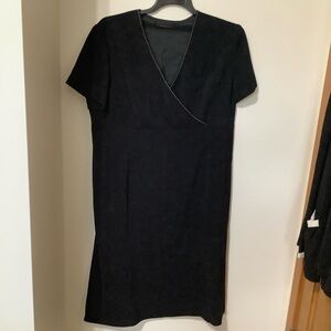 WINDSMOOR:  Chic Black V-Neck Dress